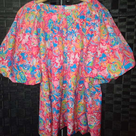 Jade Melody Tam Cinched Colorful Sleeve top size Large NWOT - Picture 1 of 4
